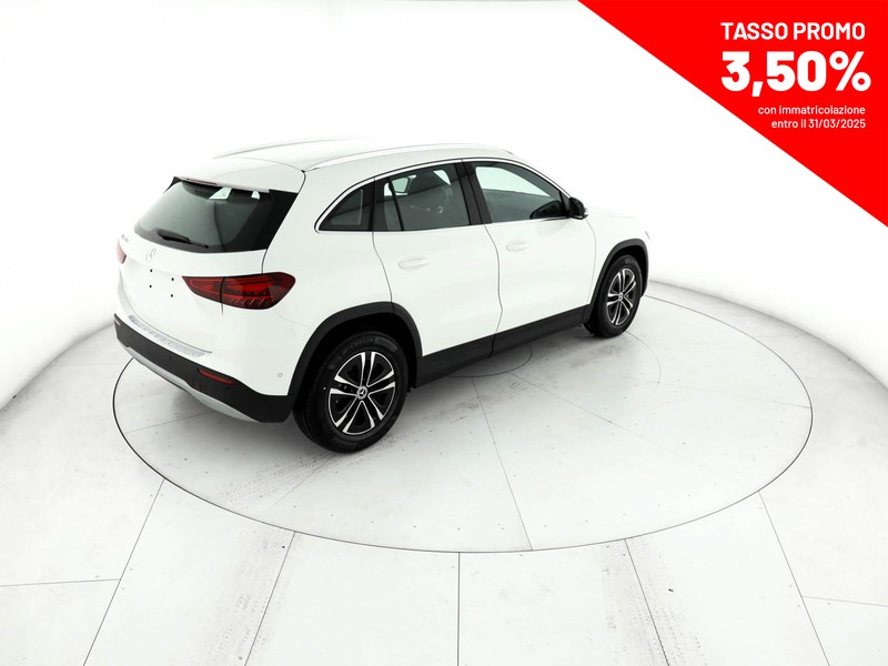 Mercedes GLA 180 d advanced auto diesel bianco