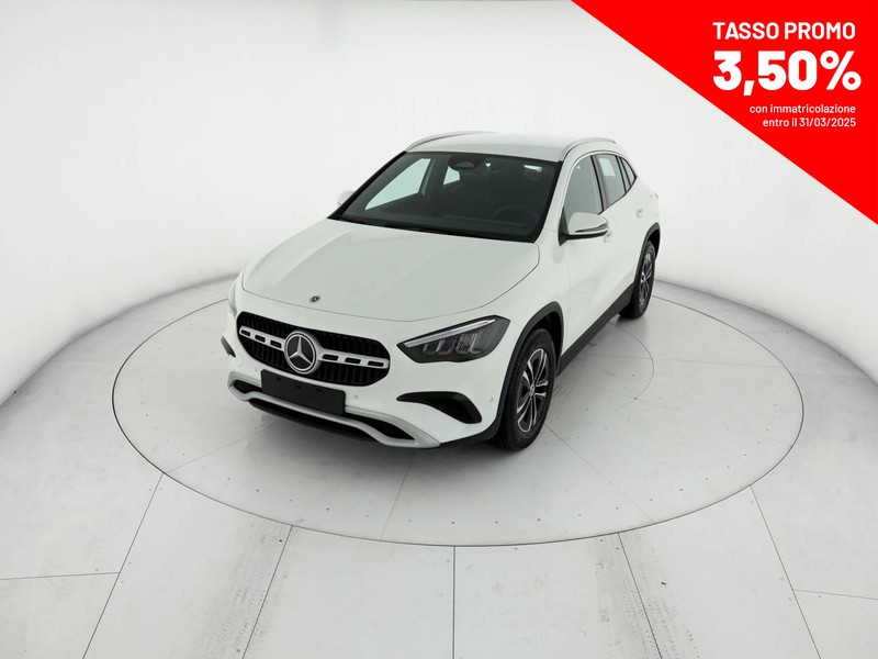 Mercedes GLA 180 d advanced auto diesel bianco