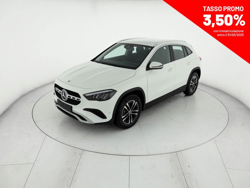 Mercedes GLA 180 d advanced auto diesel bianco