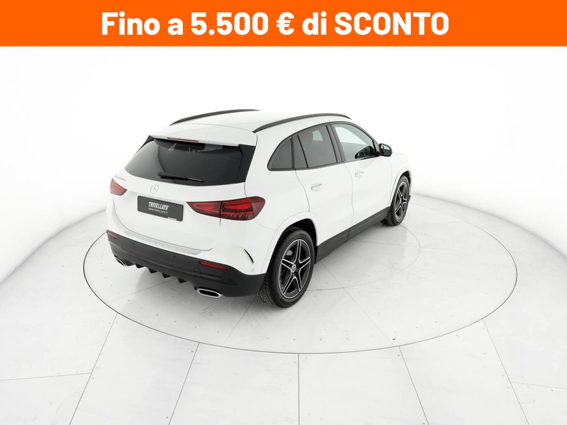 Mercedes GLA 180 d amg line premium auto diesel bianco