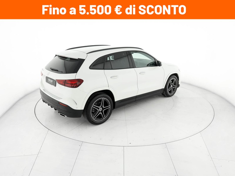 Mercedes GLA 180 d amg line premium auto diesel bianco