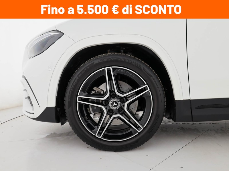 Mercedes GLA 180 d amg line premium auto diesel bianco