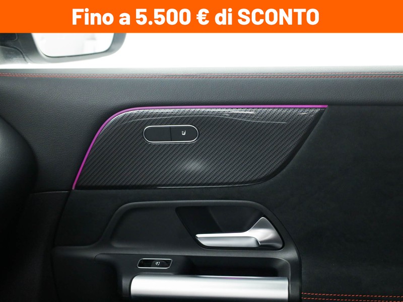 Mercedes GLA 180 d amg line premium auto diesel bianco