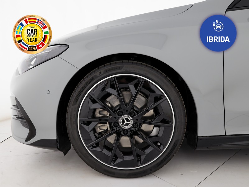 Mercedes CLA Shooting Brake  200 amg line advanced plus auto ibrido grigio
