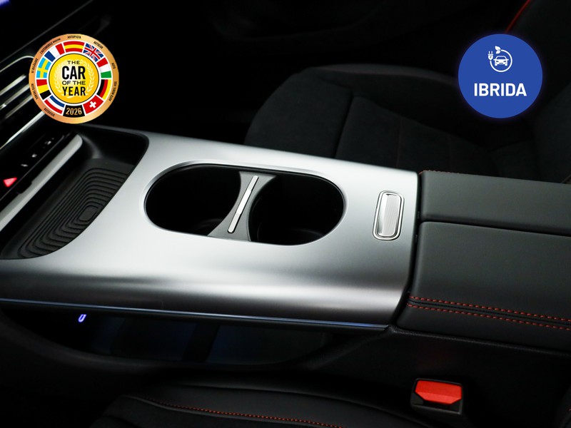 Mercedes CLA Coupè 200 amg line premium plus auto ibrido bianco