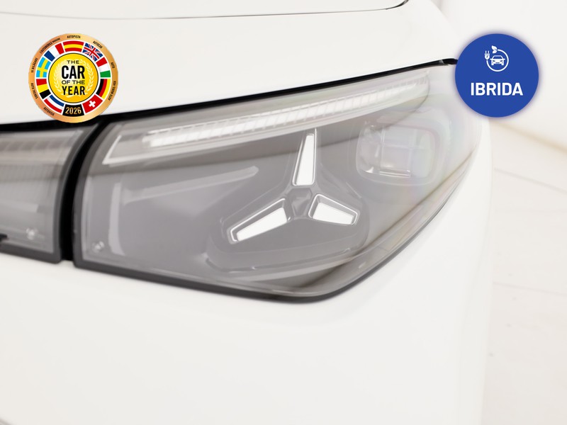 Mercedes CLA Shooting Brake  180 advanced plus auto ibrido bianco