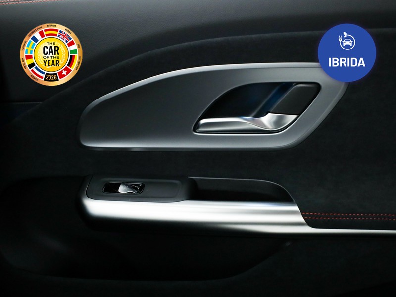 Mercedes CLA Shooting Brake  180 amg line advanced plus auto ibrido argento