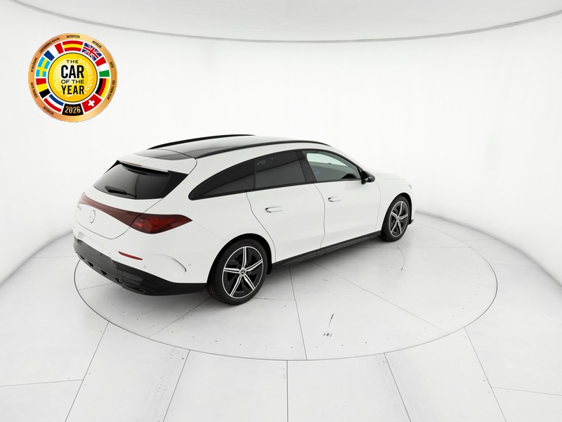 Mercedes CLA Shooting Brake 180   bianco