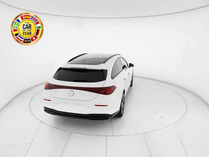 Mercedes CLA Shooting Brake 180   bianco