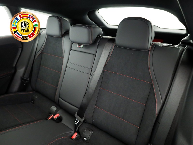 Mercedes CLA Shooting Brake 180   nero