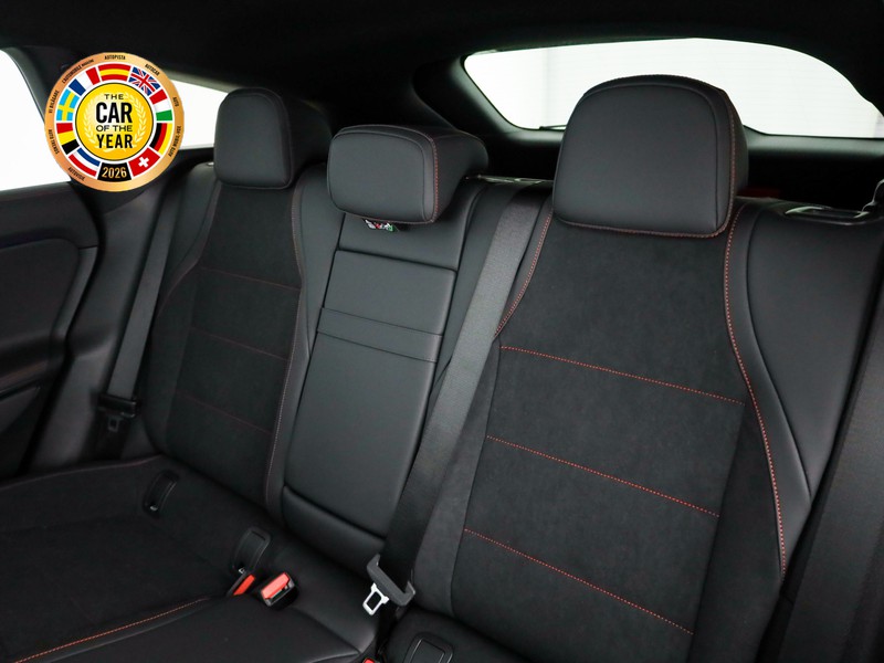 Mercedes CLA Shooting Brake  elettrica 250+ advanced elettrica argento