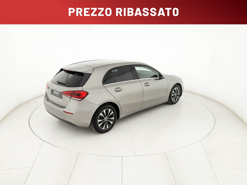 Mercedes Classe A 180 d business extra auto diesel argento