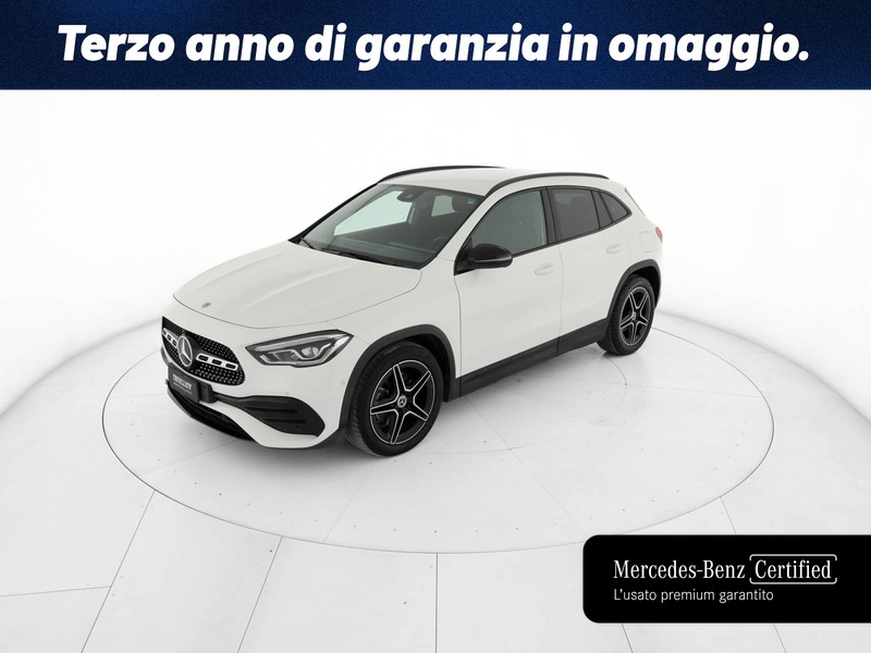 Mercedes GLA 180 d premium auto diesel bianco