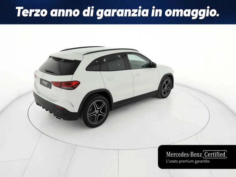 Mercedes GLA 180 d premium auto diesel bianco