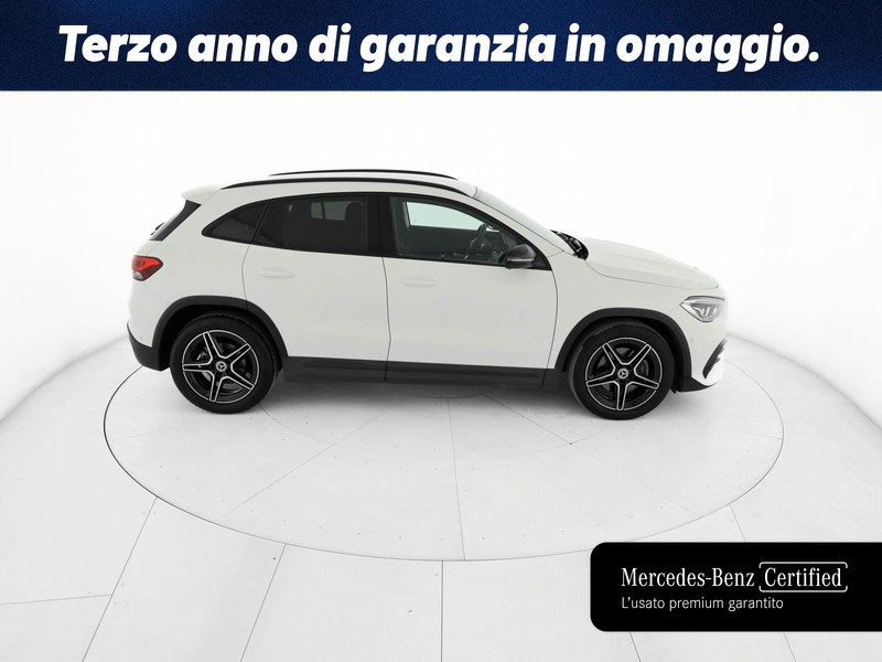 Mercedes GLA 180 d premium auto diesel bianco