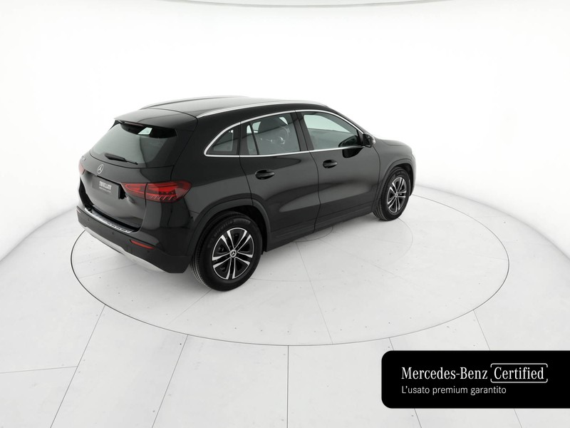 Mercedes GLA 180 advanced auto ibrido nero