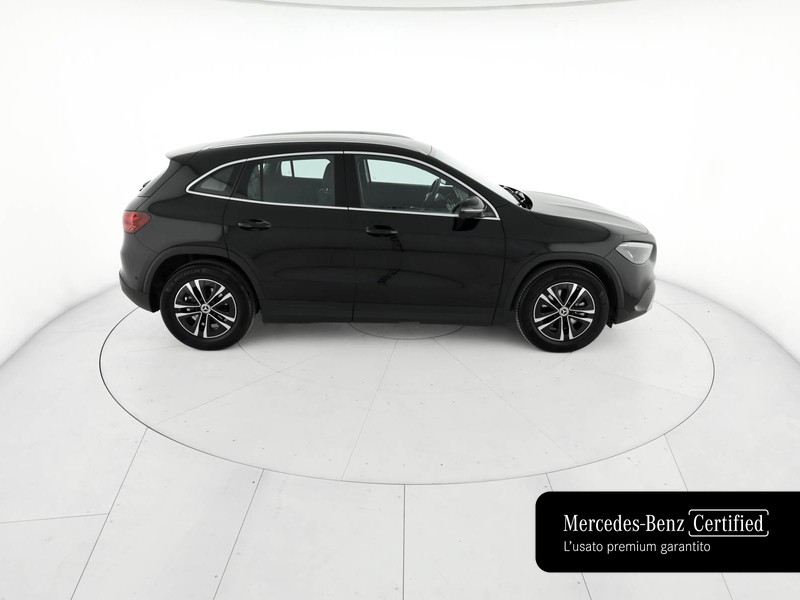 Mercedes GLA 180 advanced auto ibrido nero