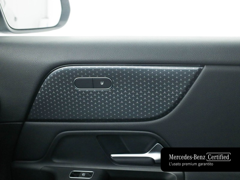 Mercedes GLA 180 advanced auto ibrido nero