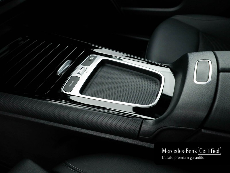 Mercedes GLA 180 advanced auto ibrido nero