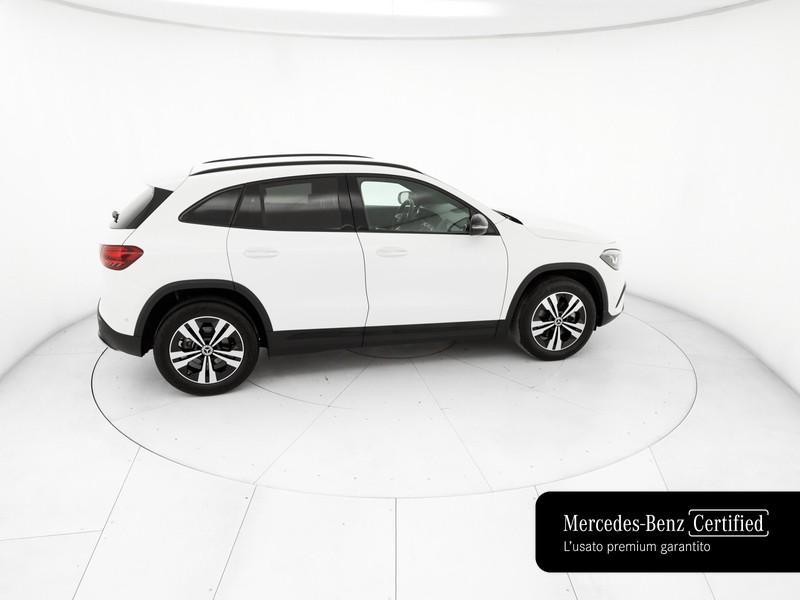 Mercedes GLA 180 progressive advanced plus auto ibrido bianco