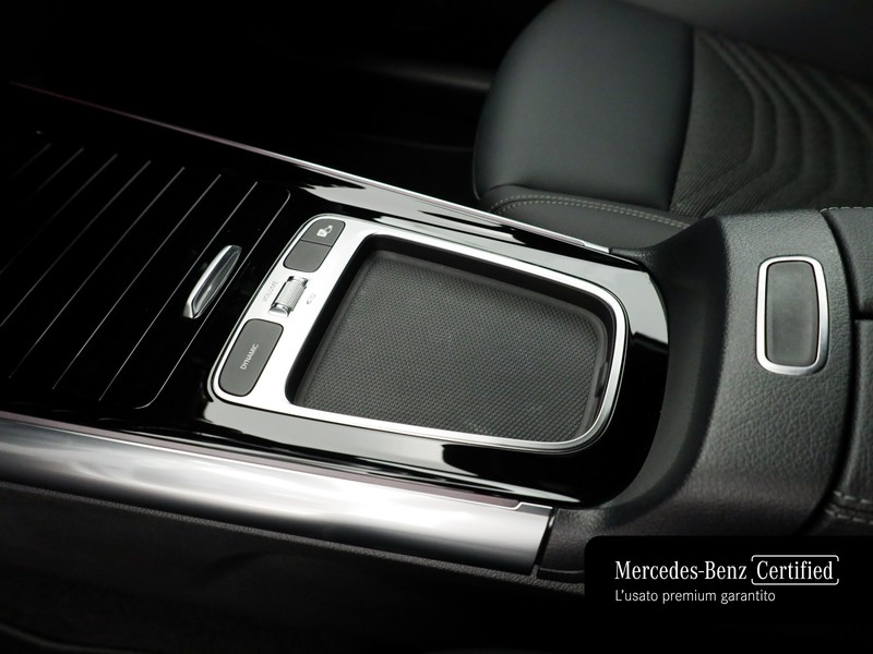 Mercedes GLA 180 progressive advanced plus auto ibrido bianco