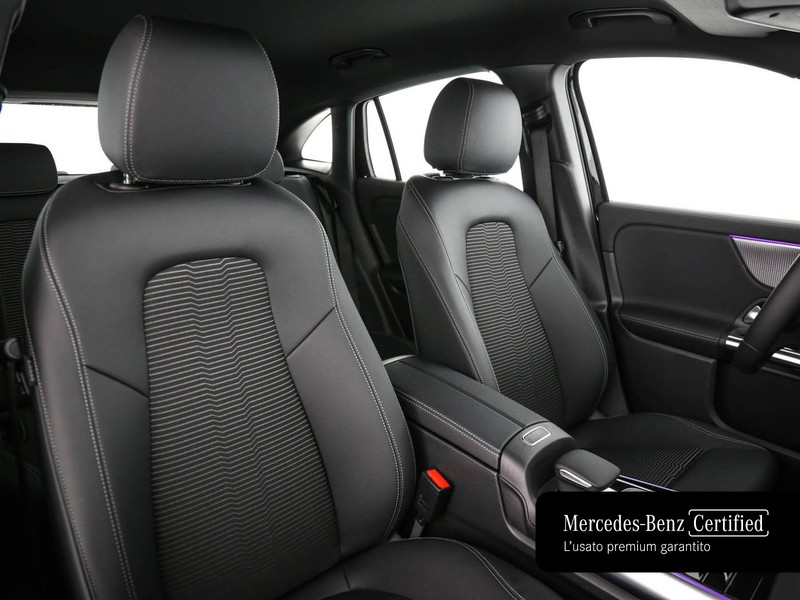 Mercedes EQA 250 sport elettrica nero