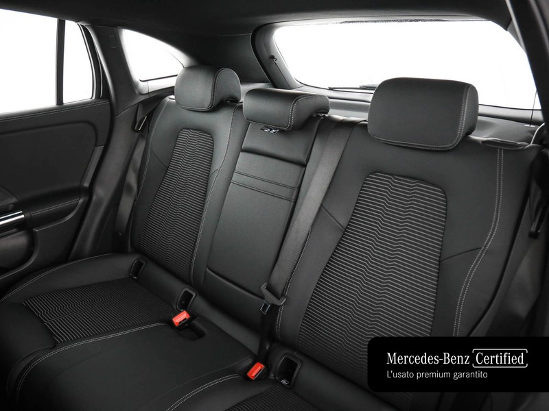 Mercedes EQA 250 sport elettrica nero