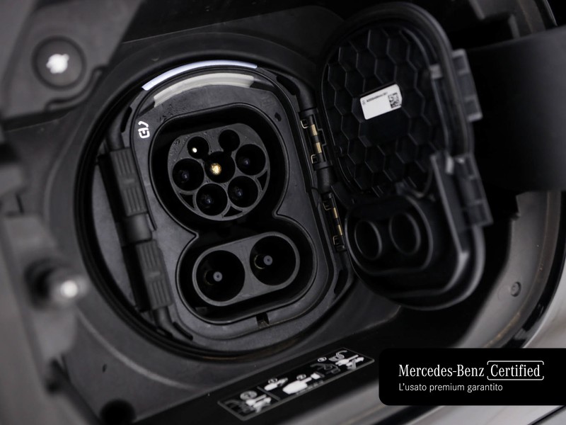 Mercedes EQA 250 sport elettrica nero