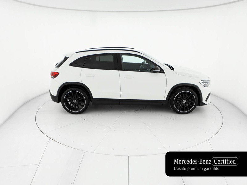 Mercedes GLA 180 d premium auto diesel bianco