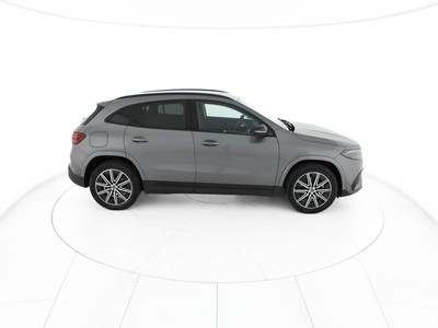 Mercedes EQA - foto 5