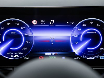 Mercedes EQA - foto 15