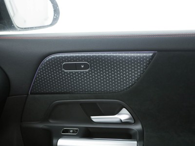 Mercedes EQA - foto 18