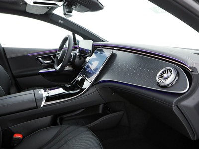 Mercedes EQE - foto 10