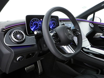 Mercedes EQE - foto 11