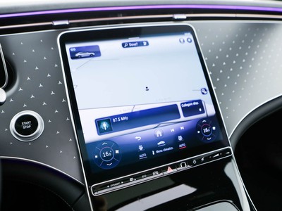 Mercedes EQE - foto 16