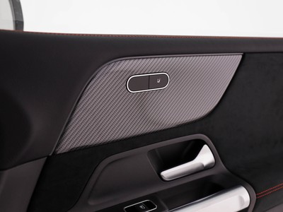 Mercedes GLB - foto 18