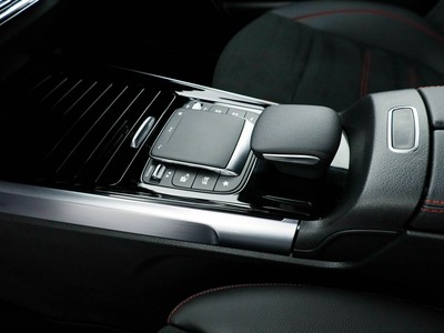 Mercedes GLB - foto 18