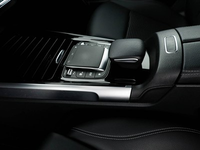 Mercedes GLB - foto 18