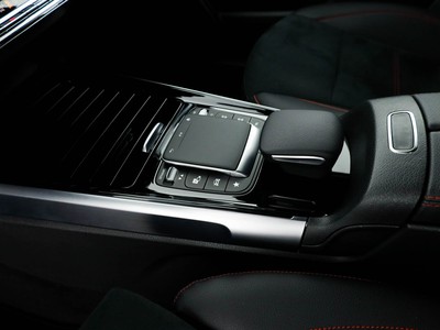 Mercedes GLB - foto 18