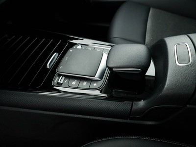 Mercedes GLB - foto 18