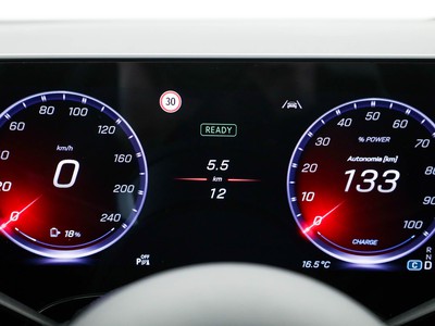 Mercedes CLA Shooting Brake - foto 15