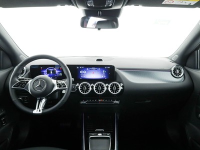 Mercedes EQA - foto 9