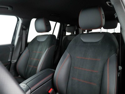 Mercedes GLB - foto 13