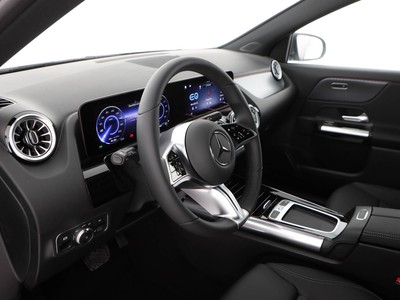 Mercedes EQA - foto 10