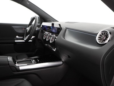 Mercedes EQA - foto 11