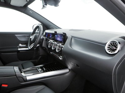Mercedes EQA - foto 10