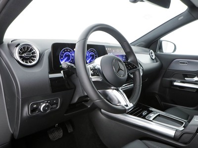 Mercedes EQA - foto 11