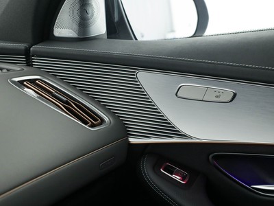 Mercedes EQC - foto 18
