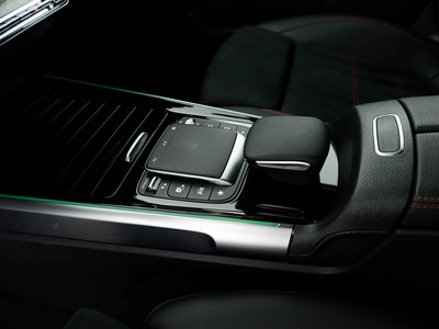 Mercedes GLB - foto 18
