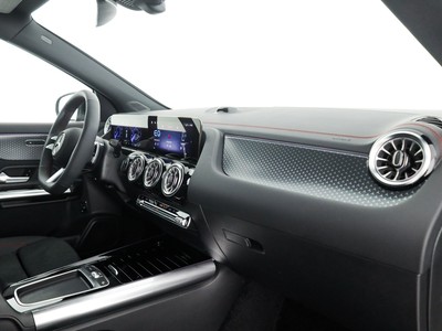 Mercedes EQA - foto 10